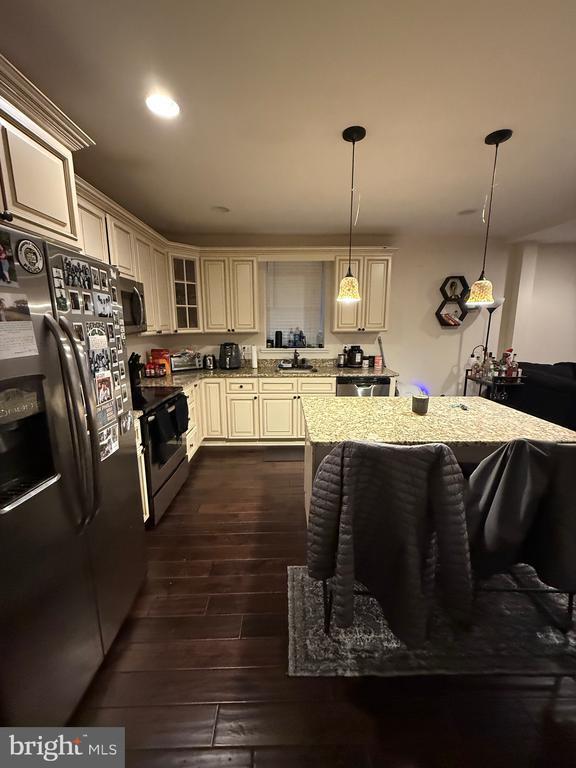 Building Photo - 6110 Ridge Ave