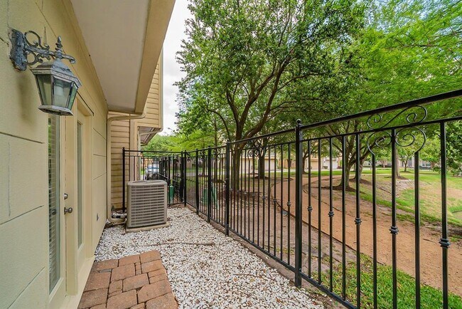 Building Photo - 9103 Harbor Hills Dr