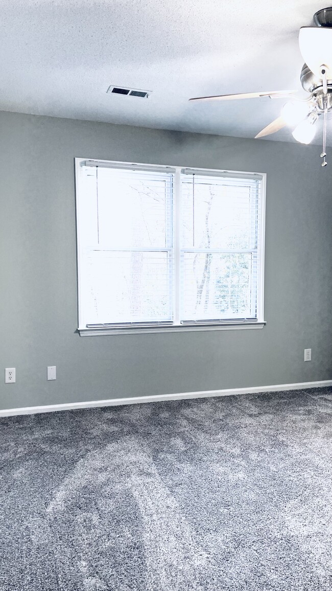 Building Photo - 516 Brent Rd