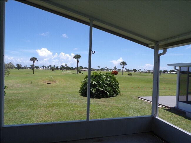 Building Photo - 1126 Barefoot Cir