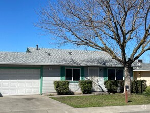 Building Photo - 3 Bedroom in Oakdale.