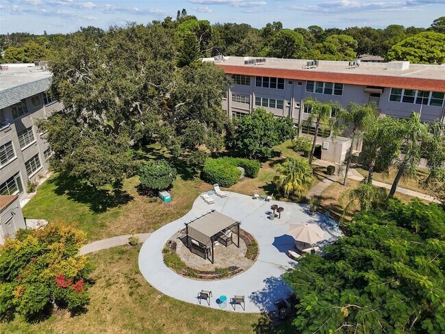 Building Photo - 211 Pasadena Ave N