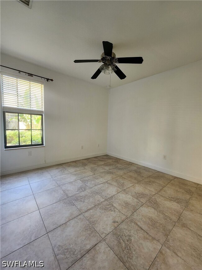 Building Photo - 1256 Carpazi Ct