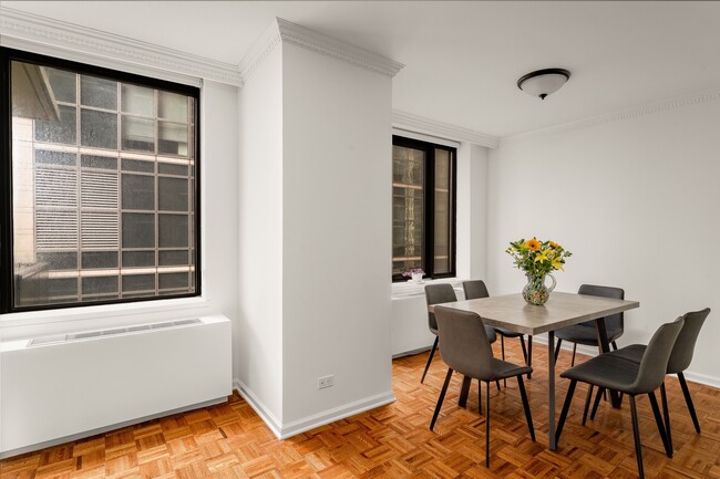 Building Photo - 161 W 61st St