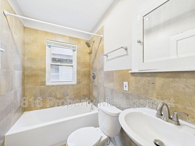 Building Photo - 6612 Park Ave E