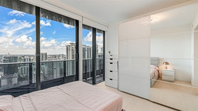 Building Photo - 1000 Brickell Plaza