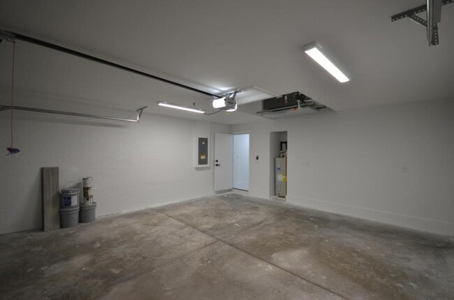Building Photo - 1234 Bermar St