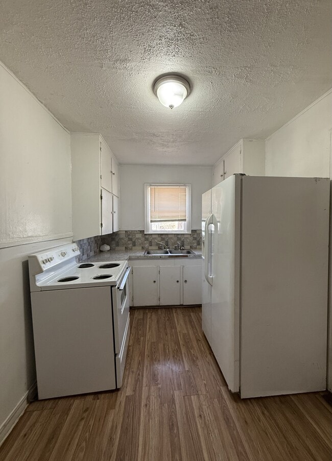 Building Photo - 114 Avenue V