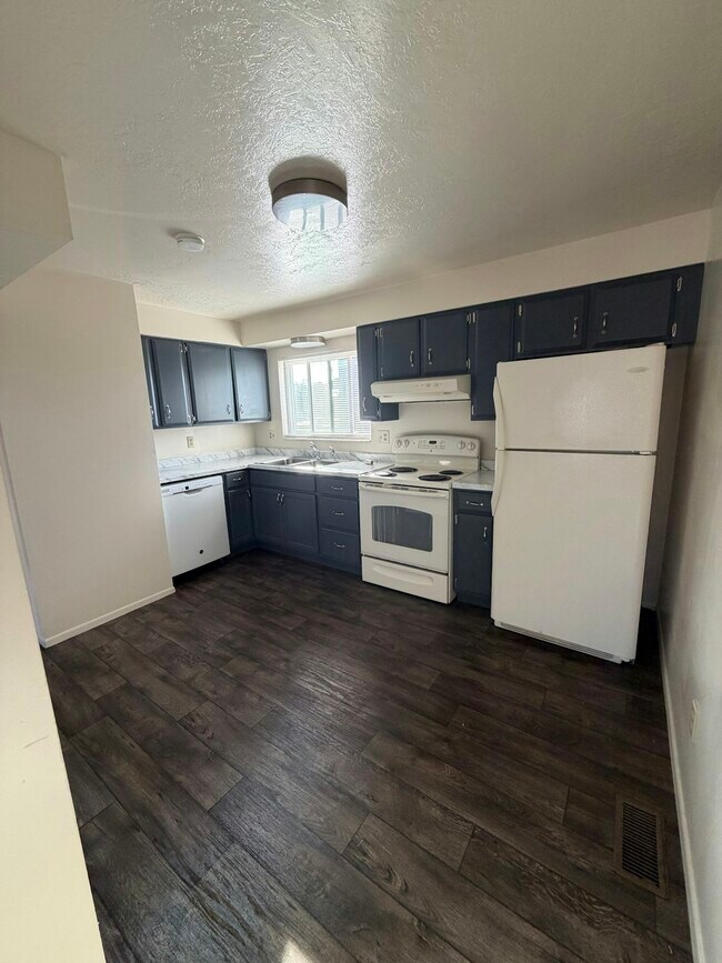 Building Photo - 4337 S 700 W