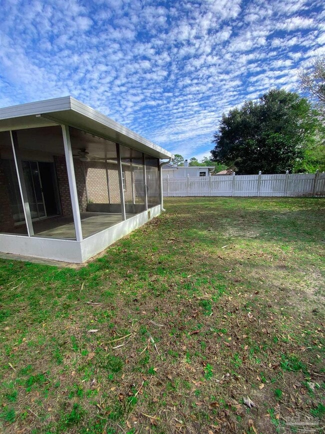 Building Photo - 12611 Meadson Rd