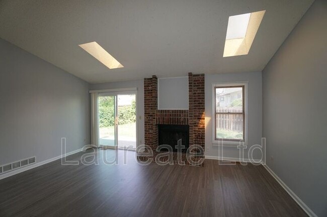 Building Photo - 18971 E Chaffee Pl