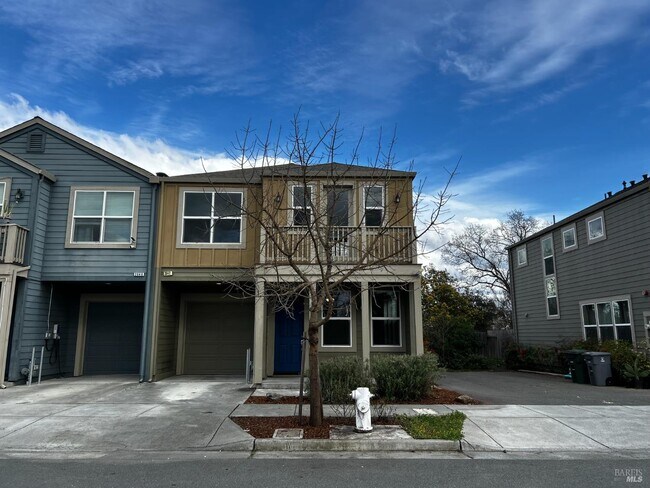 Building Photo - 2042 Ravello Way