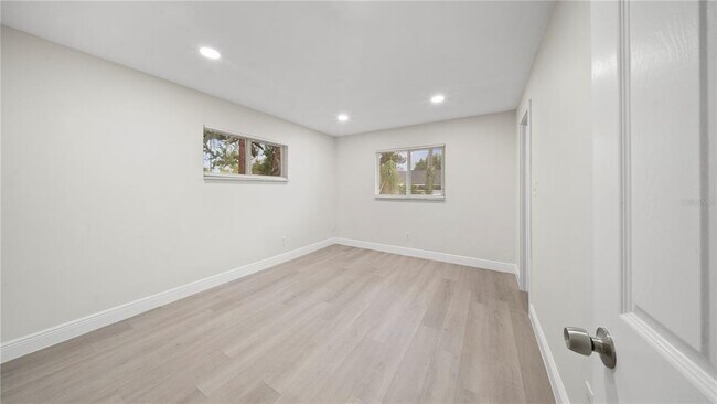 Building Photo - 2662 Derbyshire Rd