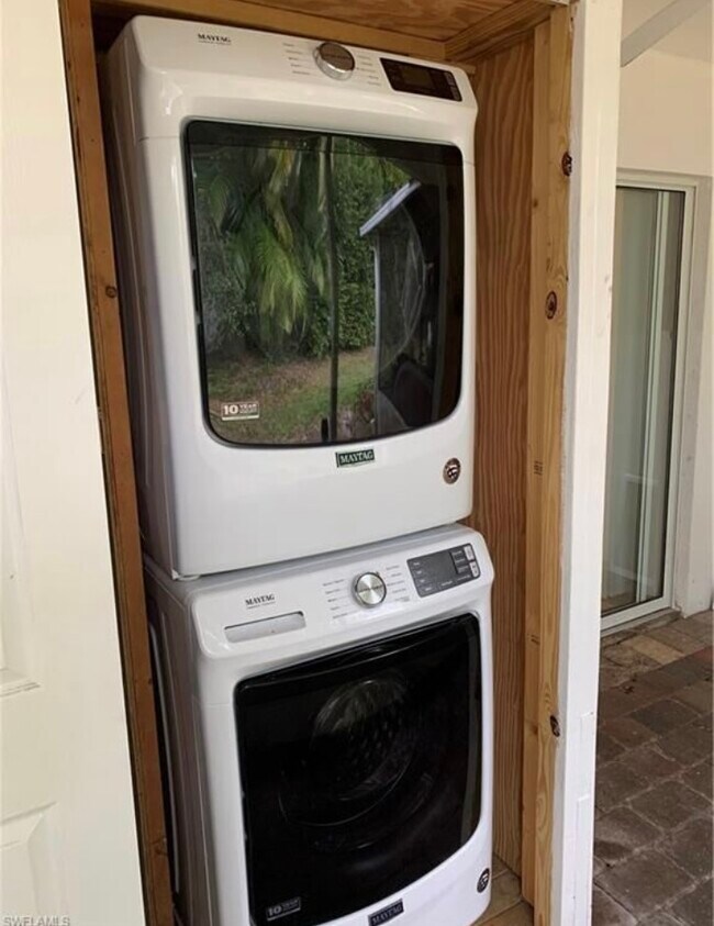 Washer and dryer - 819 Courtington Ln