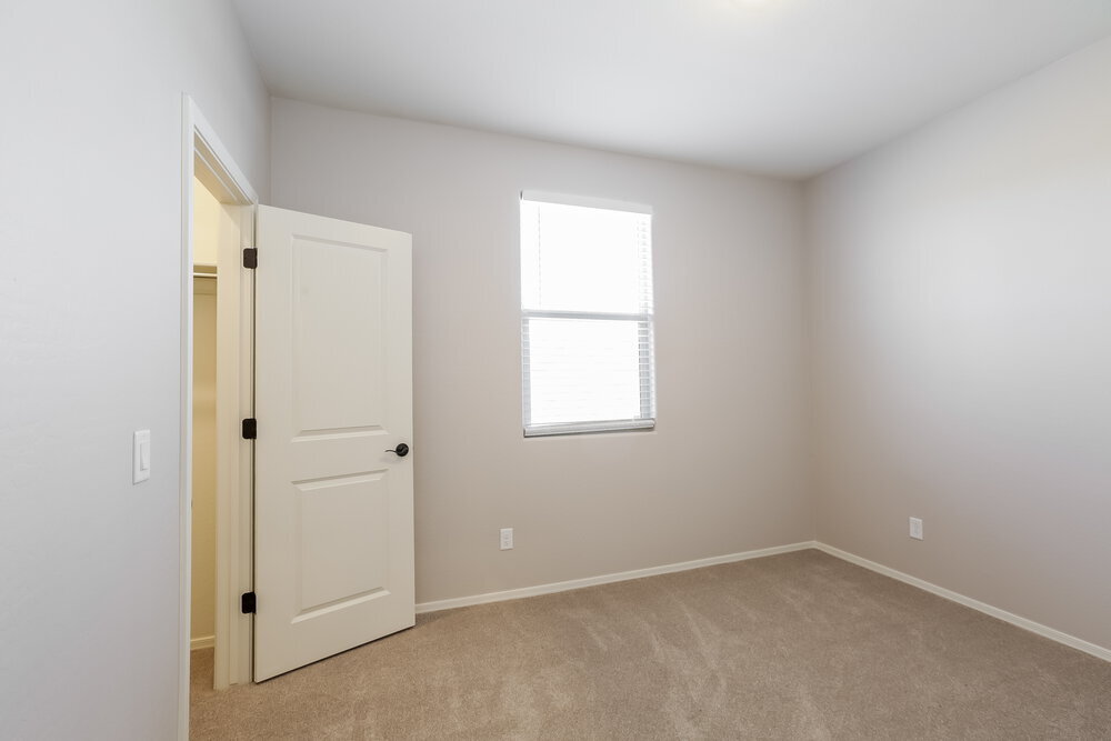 Building Photo - 16636 W Jenan Dr