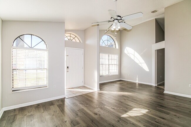 Building Photo - 10439 Norvell Rd