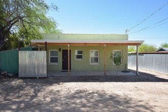 Building Photo - ALL UTILITIES INCLUDED - Updated Historic 1929 1 Bed 1 Bath Attached Bungalow