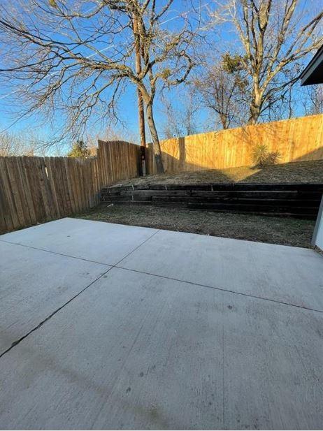Building Photo - 5000 Edenbourgh Ln