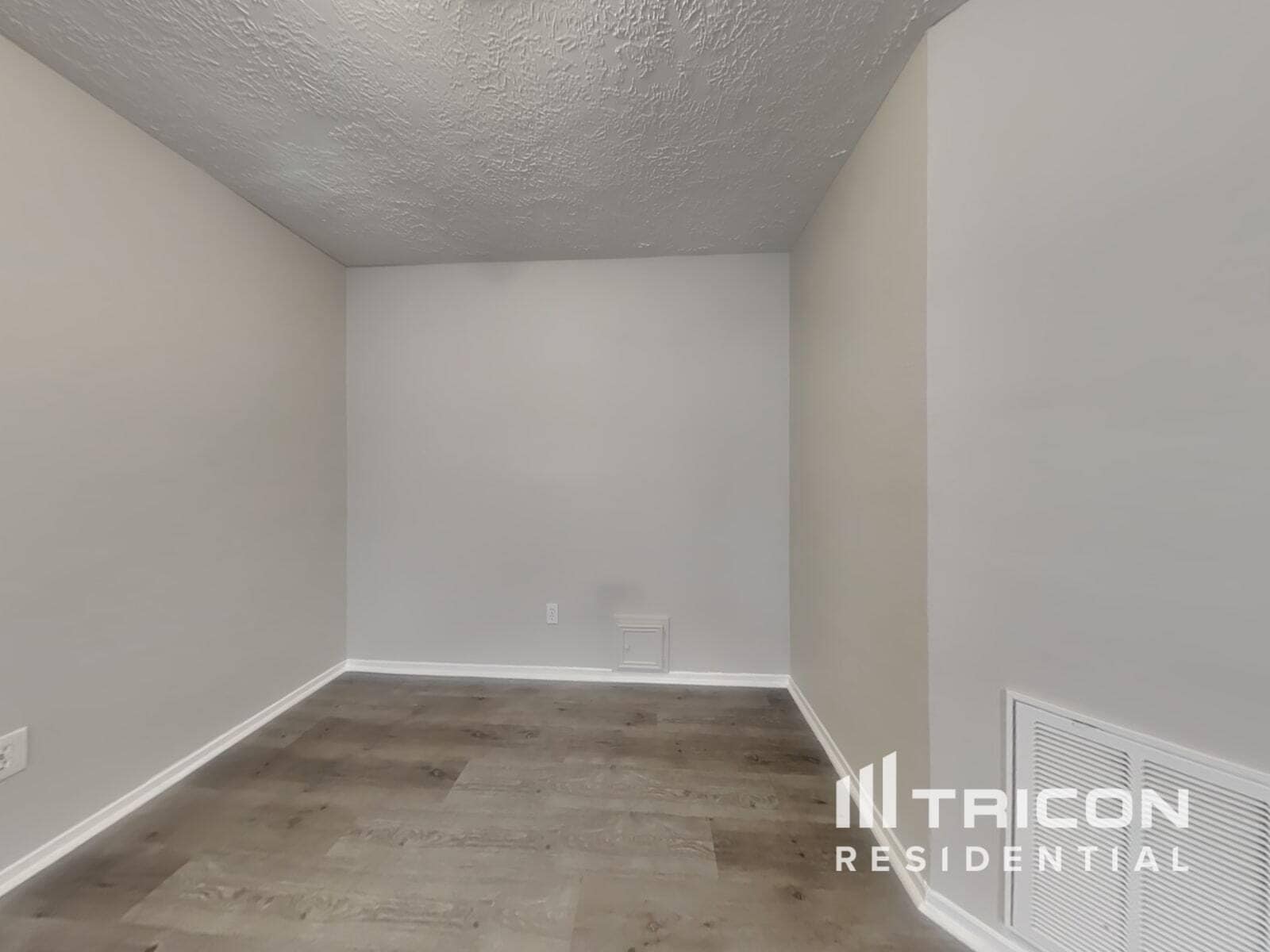 Building Photo - 4700 Greenwood Dr