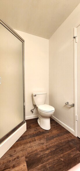 Master Bath 3 - 4629 N Charles Ave