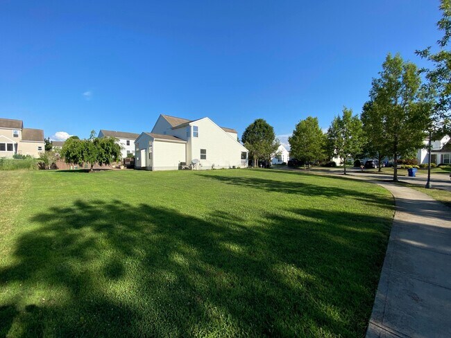 Building Photo - 129 Sapphire Ice Dr