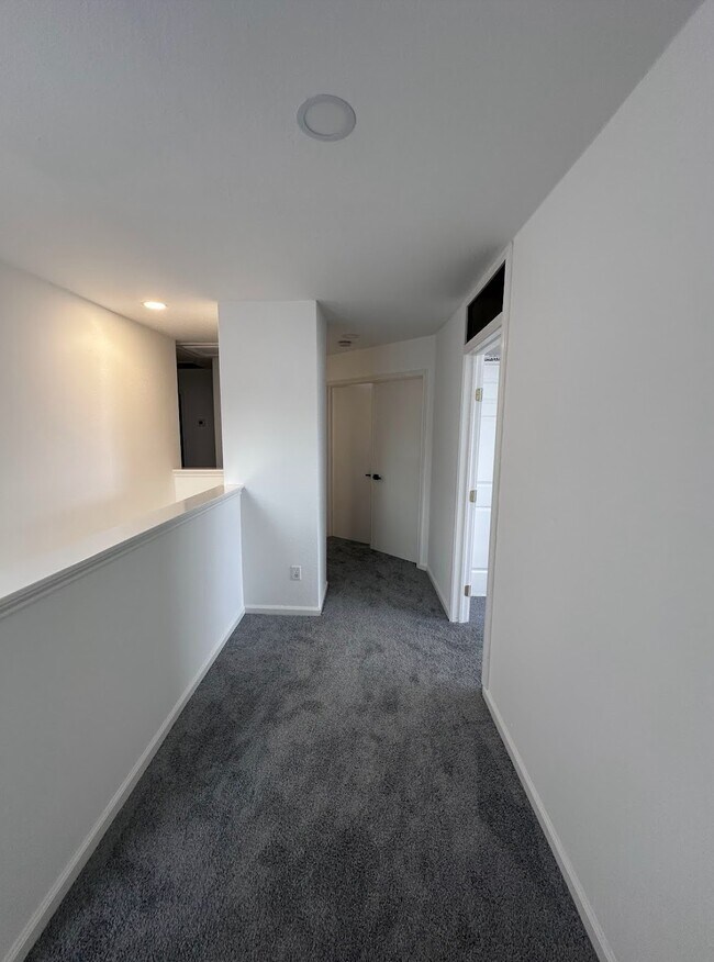 Building Photo - 9611 Rads Point