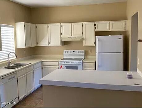 Building Photo - 1601 N Saba St