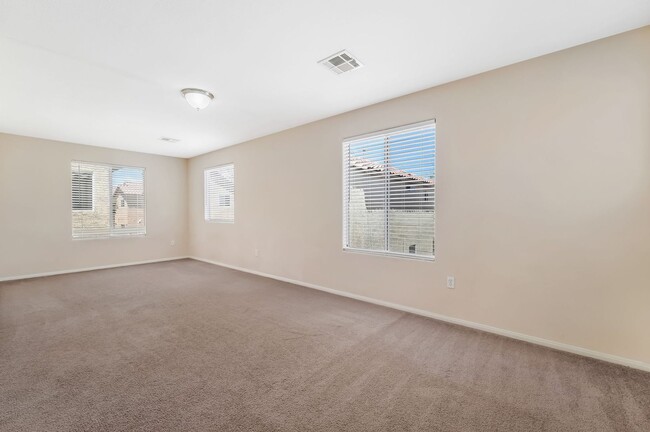 Building Photo - Modern Comfort in the Heart of Coronado Ranch!