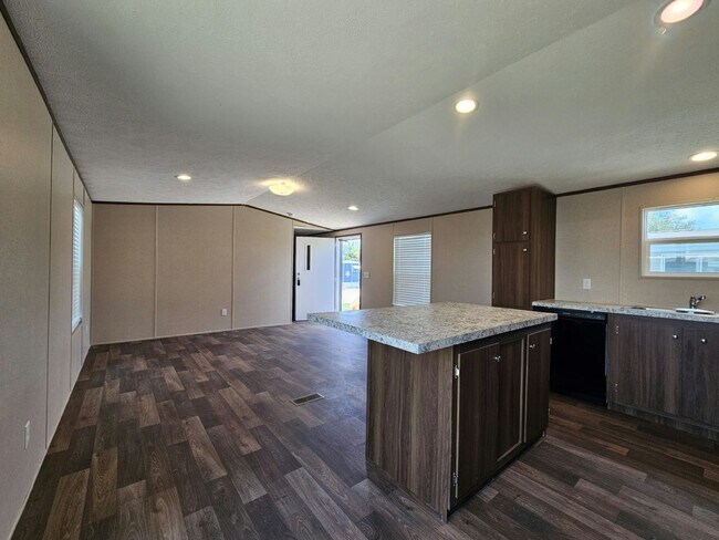 Building Photo - 1074 Myakka Dr