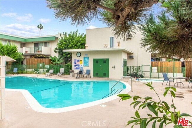 Building Photo - 3200 S Sepulveda Blvd