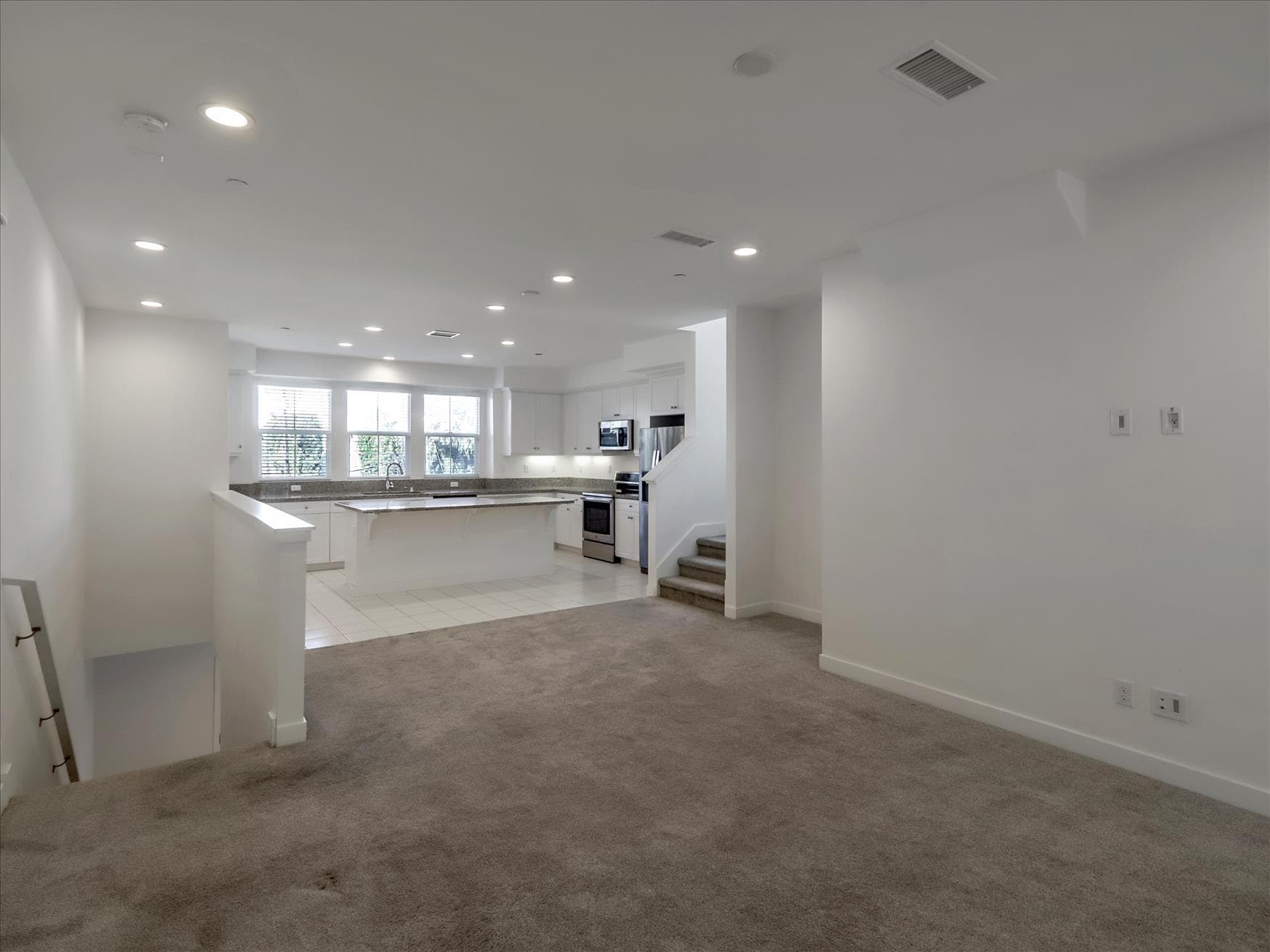 Building Photo - 1452 N Harbor Blvd