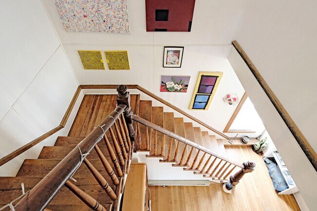 Building Photo - Pet-Friendly Woolen Mills Home Near Local Favorites