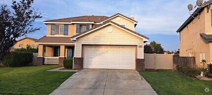 Building Photo - Lovely Spacious 3 Bedroom with Loft Home, ...