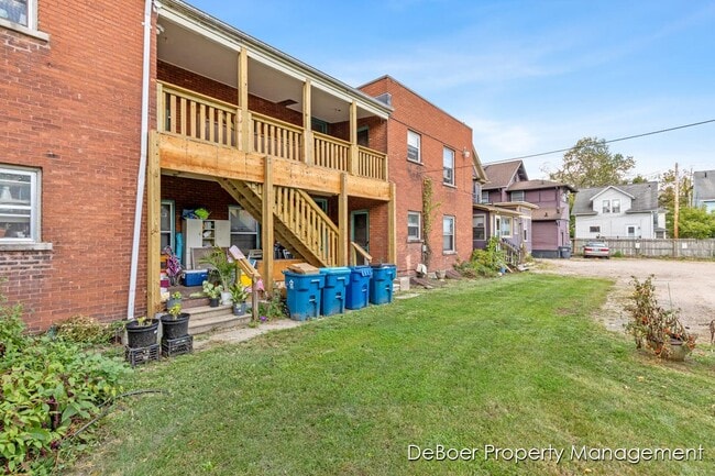 Building Photo - 301 W Dutton St