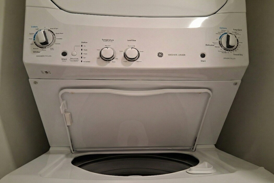 Building Photo - 3926 10th St NE