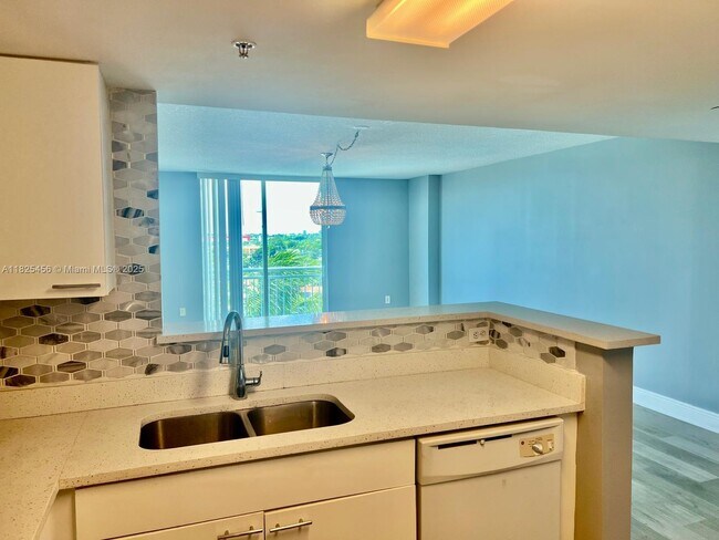 Building Photo - 3000 Coral Wy