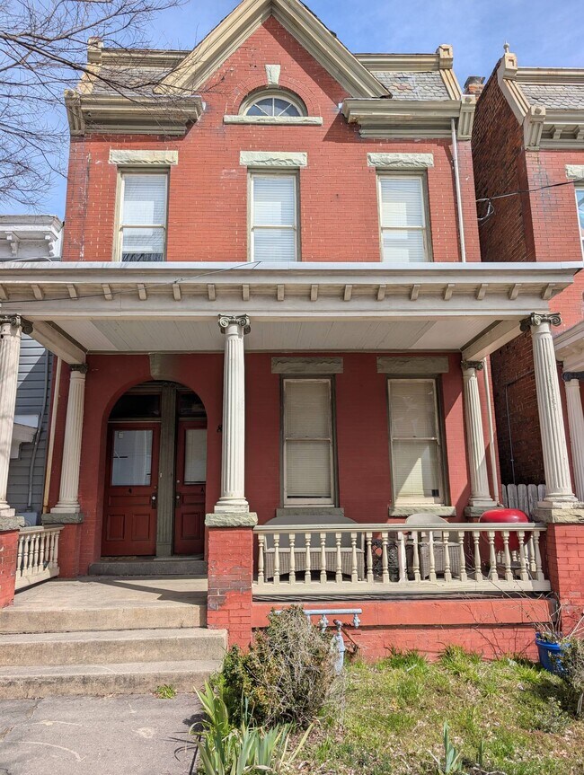 Building Photo - 804 W Clay St