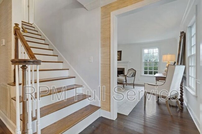 Building Photo - 177 Cottonwood Dr