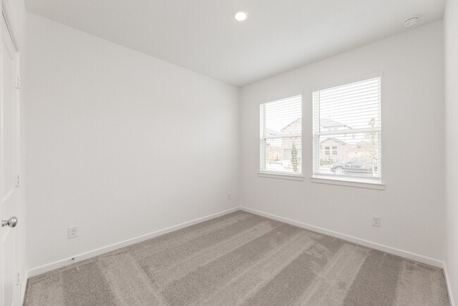 Building Photo - 9723 Rialto Hts Dr