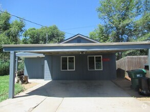 Building Photo - Spacious 2 bed/1 bath backyard bungalow av...