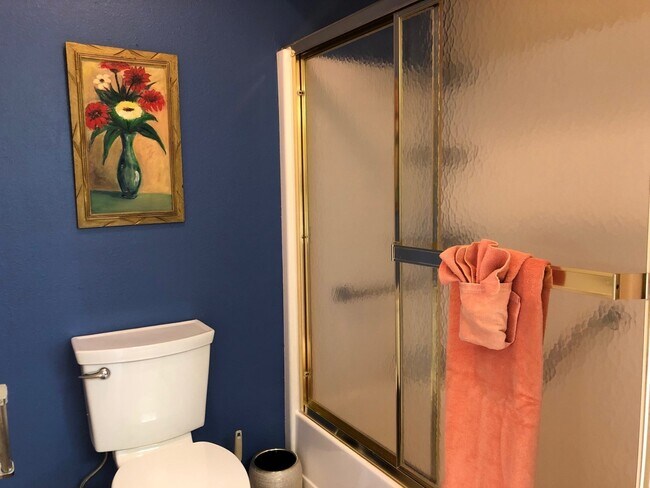 Building Photo - Lovely Home Steps Away From All the Amenities in Leisure World, in 45+ Active Adult Community Ava...