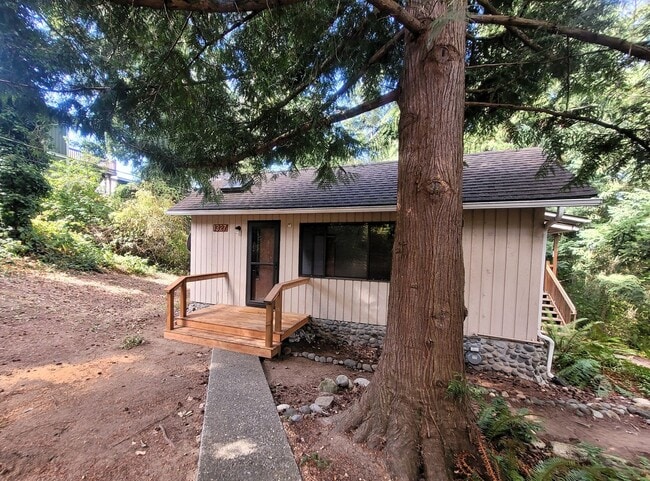 Building Photo - Cabin Style Home, 2 Bedroom - Bellingham, ...