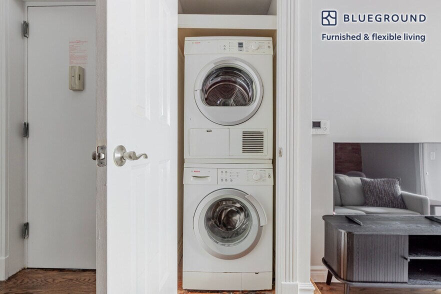 Building Photo - 234 E 14th St