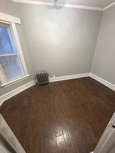 Building Photo - 7132 S Ingleside Ave