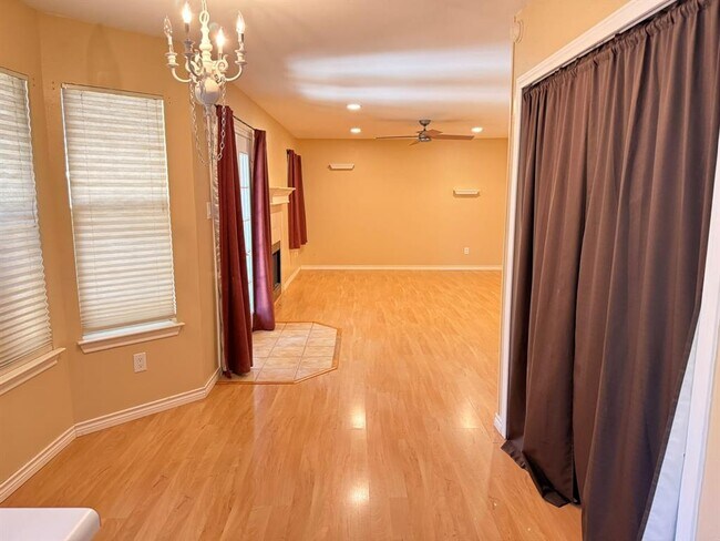 Building Photo - 1307 Rockridge St