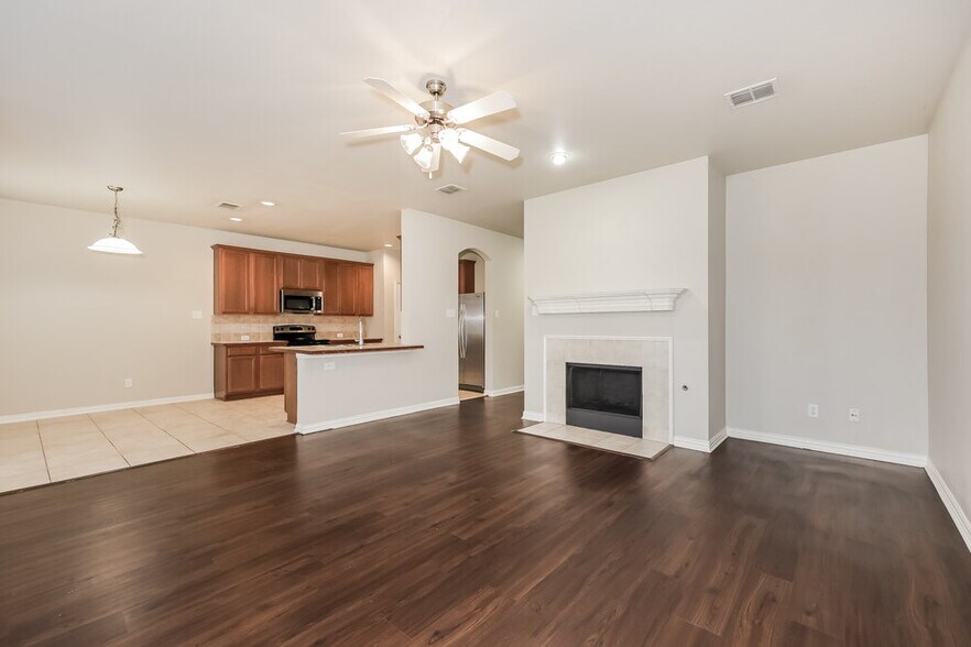 Building Photo - 1212 Fleetwood Cove Dr