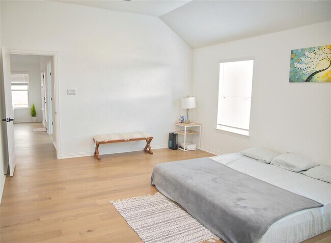 Building Photo - 1209 Cole Ests Dr