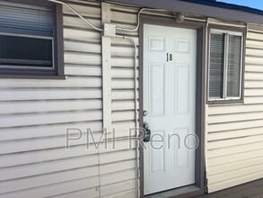 Building Photo - 923 W 2nd St