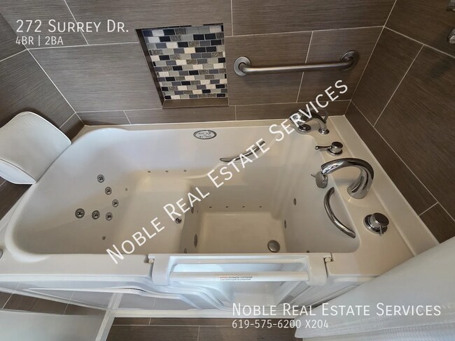Building Photo - 272 Surrey Dr