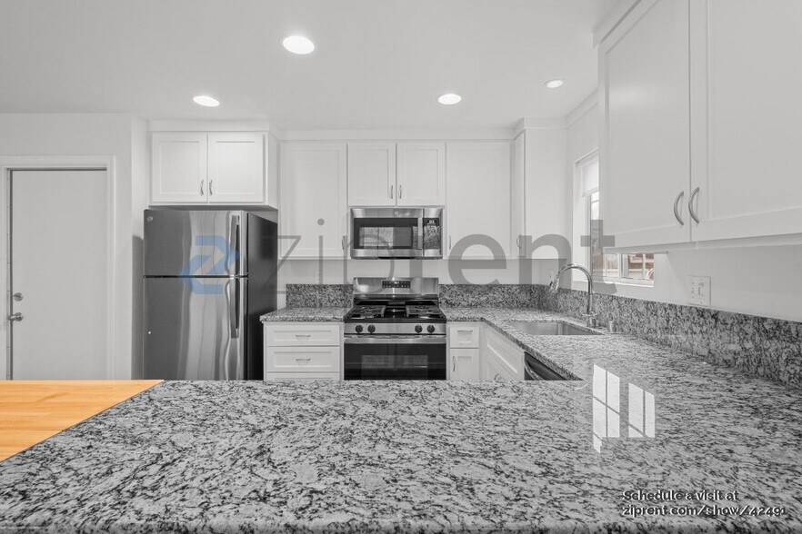 Building Photo - 2643 Spring Oaks Dr